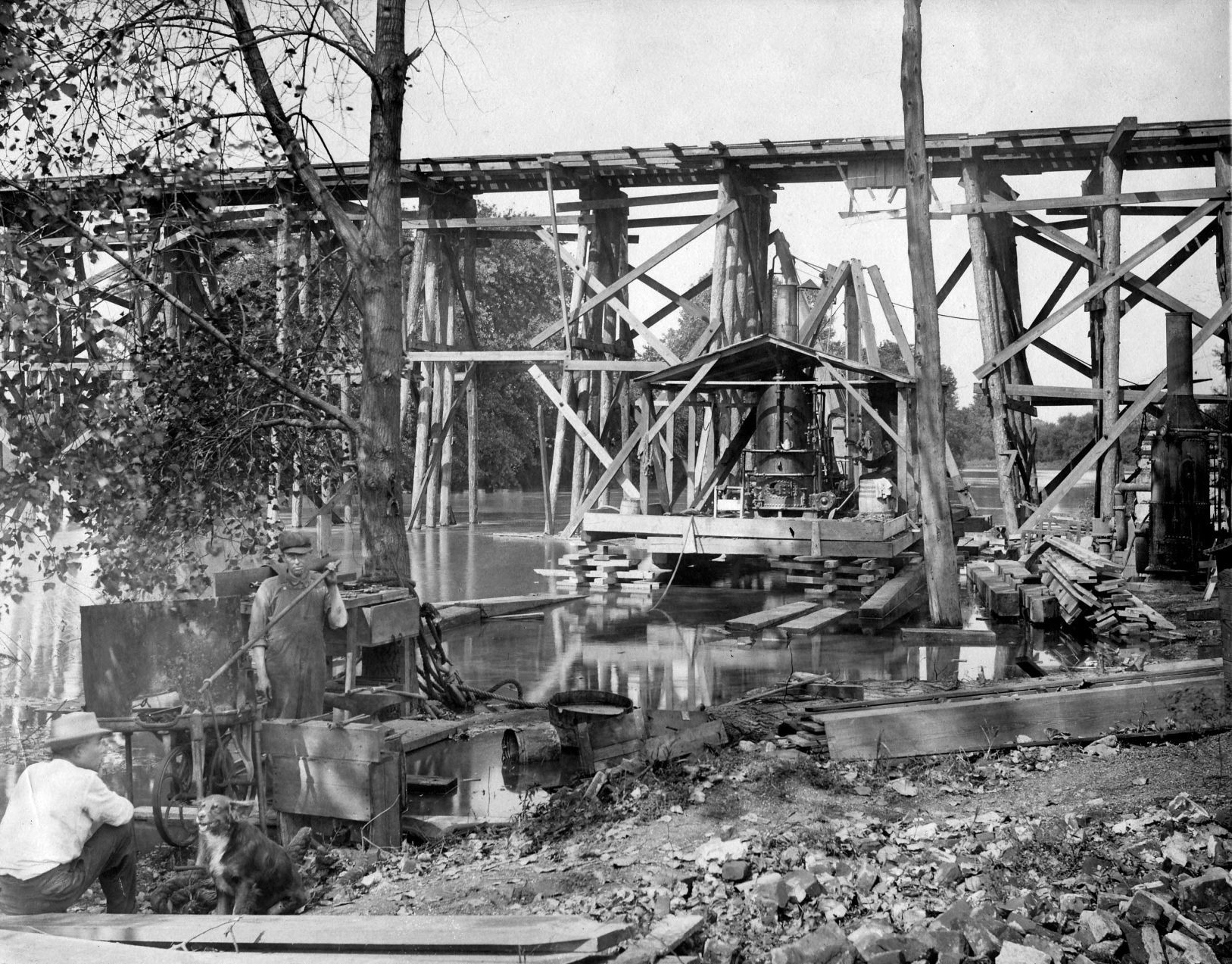 Illinois Central bridge-4 1911.jpg
